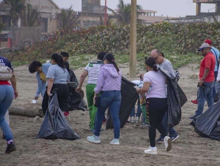 Esta cantidad de residuos se levantó durante limpieza en playa de Coatzacoalcos