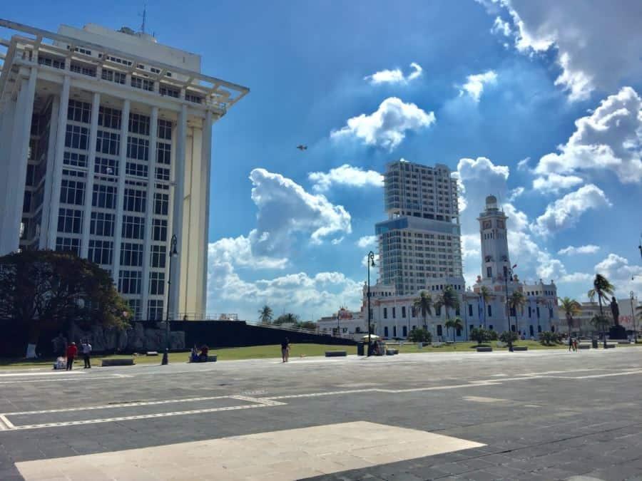 ¿Cuánto mide la Torre de Pemex en Veracruz?