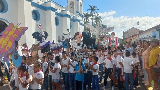 ¡Ya empezó la fiesta en Tlacotalpan! Así se vivió la Mojiganga infantil | VIDEO