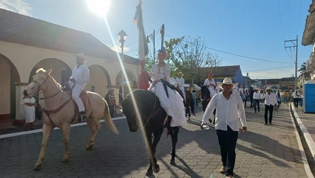 Inauguran las fiestas de Tlacotalpan con la tradicional cabalgata jarocha | VIDEO