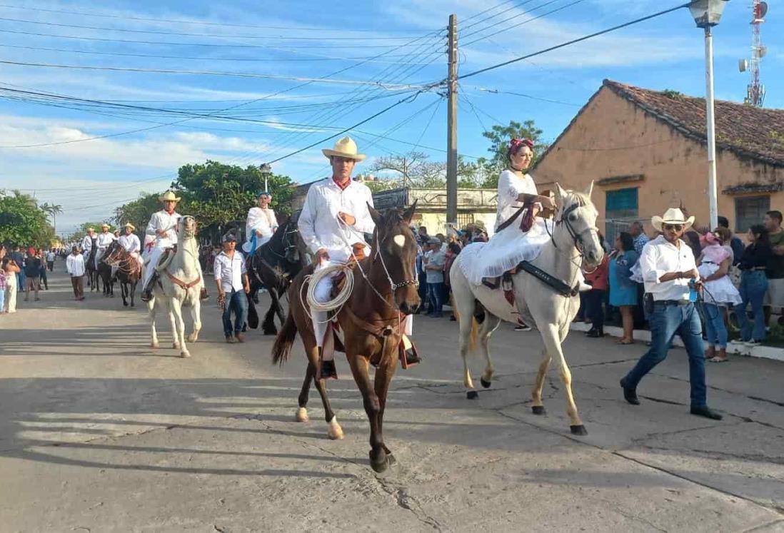 Inauguran las fiestas de Tlacotalpan con la tradicional cabalgata jarocha | VIDEO