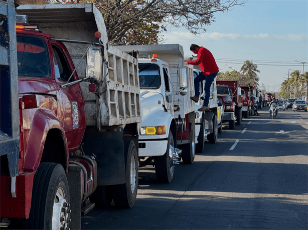 Transportistas protestan contra Tránsito Municipal de Veracruz