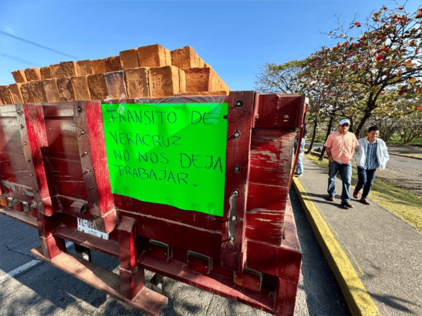 Transportistas protestan contra Tránsito Municipal de Veracruz