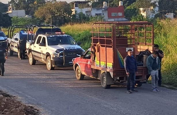 Hombre pierde la vida tras el impacto entre un autobús  y una camioneta en Martínez de la Torre