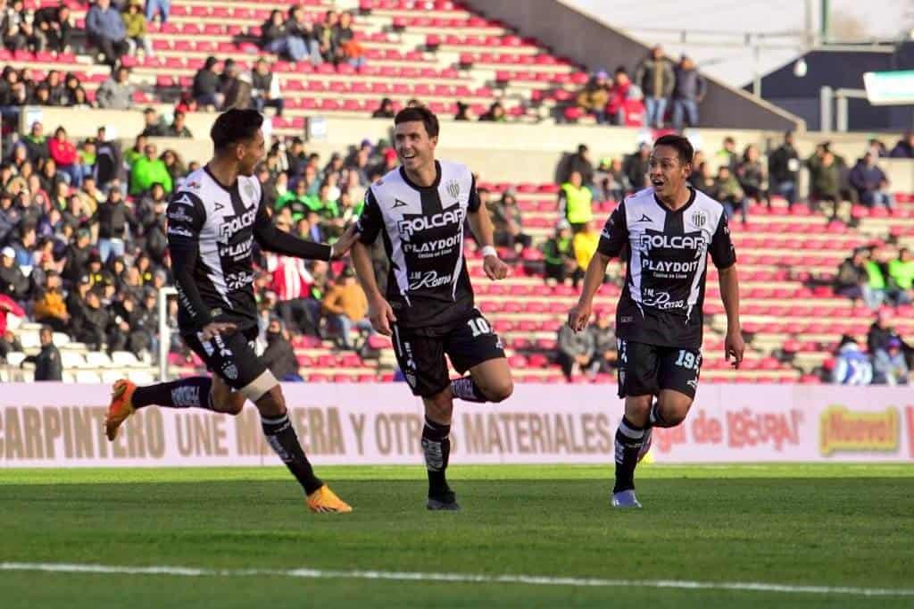 Sale Necaxa con un punto de Ciudad Juárez