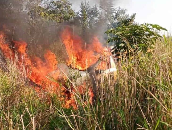 Alerta a bomberos incendio de una camioneta en el kilómetro 13.5, en Veracruz