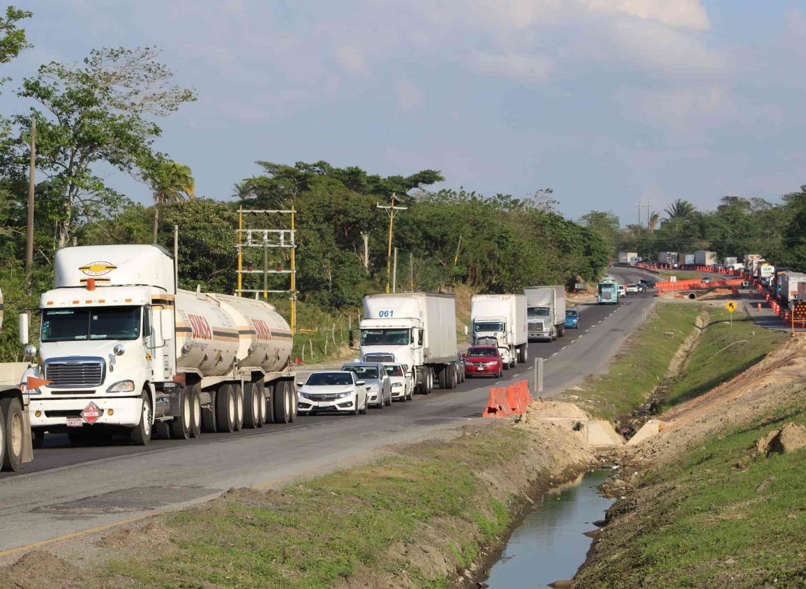 Transportistas y chóferes se suman al paro nacional en demanda de seguridad en carreteras federales