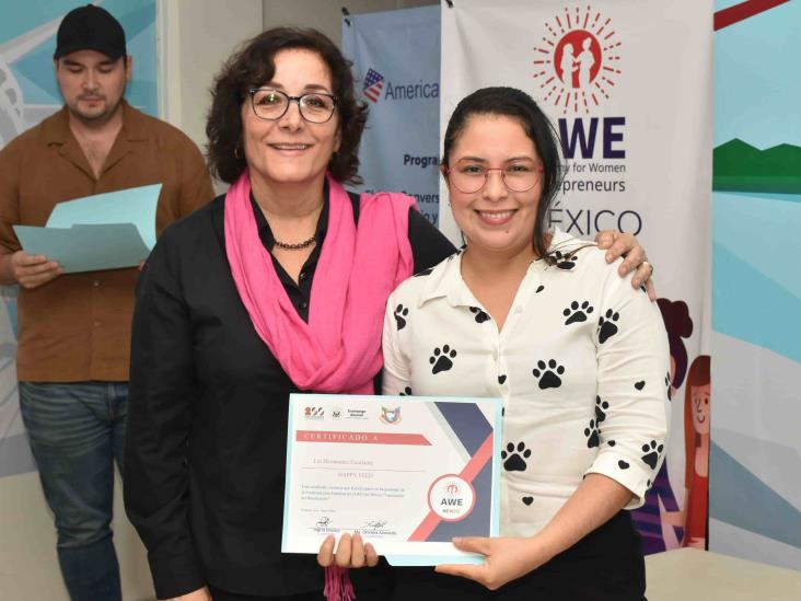 Llevan a cabo graduación de emprendedoras del programa AWE México