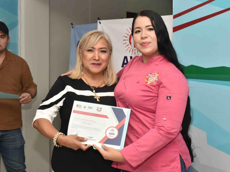 Llevan a cabo graduación de emprendedoras del programa AWE México