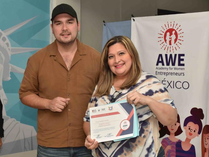 Llevan a cabo graduación de emprendedoras del programa AWE México