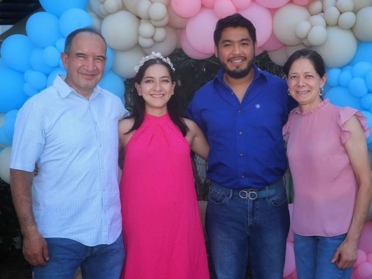 Alan y Gema Luna de Romero protagonizan gender reveal