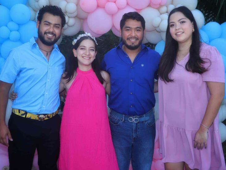 Alan y Gema Luna de Romero protagonizan gender reveal