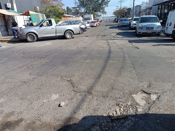 Alertan por calles espantosas a la altura del mercado de Pescadería en Veracruz