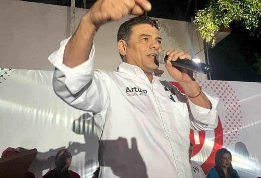 "EL GORDITO DE ORO": Arturo Cobos: ahí la lleva en el PRI del puerto de Veracruz
