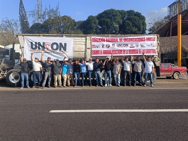 Con caravana en el sur de Veracruz, exigen mayor seguridad en carreteras