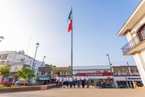 Conmemoran 107 aniversario de la Constitución Mexicana en municipios del sur de Veracruz