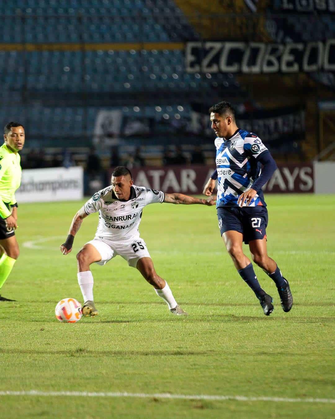 Golea Monterrey y está cerca de los Octavos