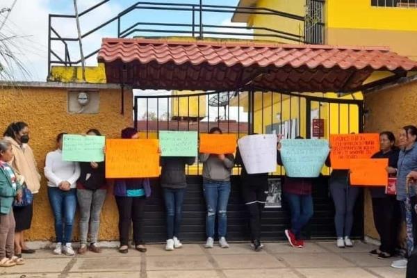 Toman Telebachillerato de Coscomatepec; exigen reinstalación de supervisora
