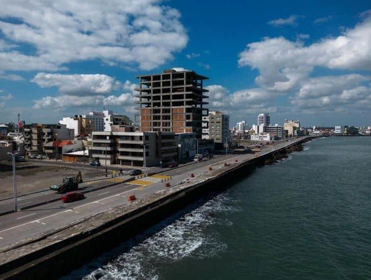 En Boca del Río frentes fríos agravan daños estructurales en el bulevar