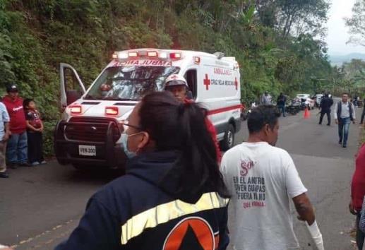 Por choque de motos, 3 personas lesionadas en carretera Córdoba- Naranjal