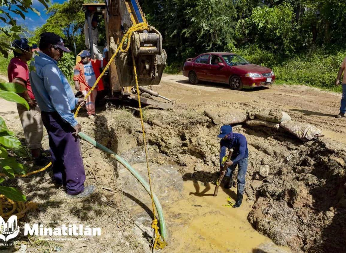 Reparan fuga en la línea de 24 pulgadas que afectó a 7 colonias de Minatitlán