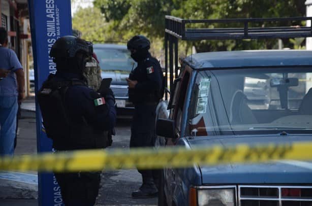 Persona de la tercera edad pierde la vida en puerta de la farmacia, en Veracruz