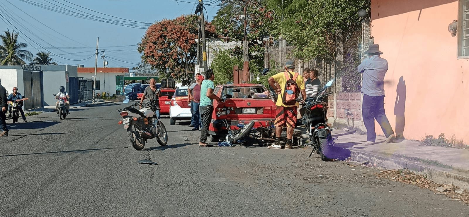 Pareja gravemente lesionada tras aparatoso accidente de moto en Ciudad Cardel