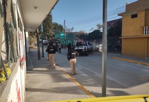 Asesinan a mujer a balazos cuando llevaba a su hijo a escuela de Xalapa