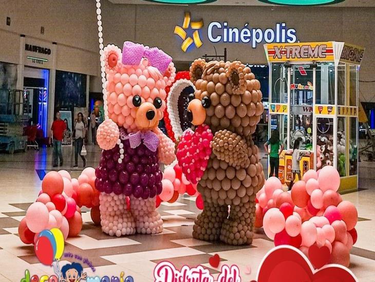 Esta Plaza de Coatzacoalcos celebra con Festival de Globos el Día del Amor y la Amistad, !no te quedes sin tu foto¡