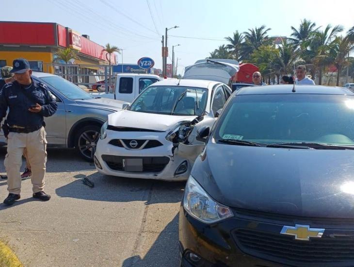 Carambola en Coatzacoalcos deja cuantiosos daños materiales