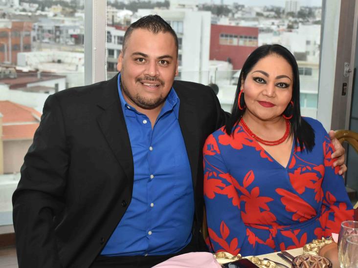 Dulce Hernández Muñoz y Eric Bahena Zavala contraen matrimonio civil