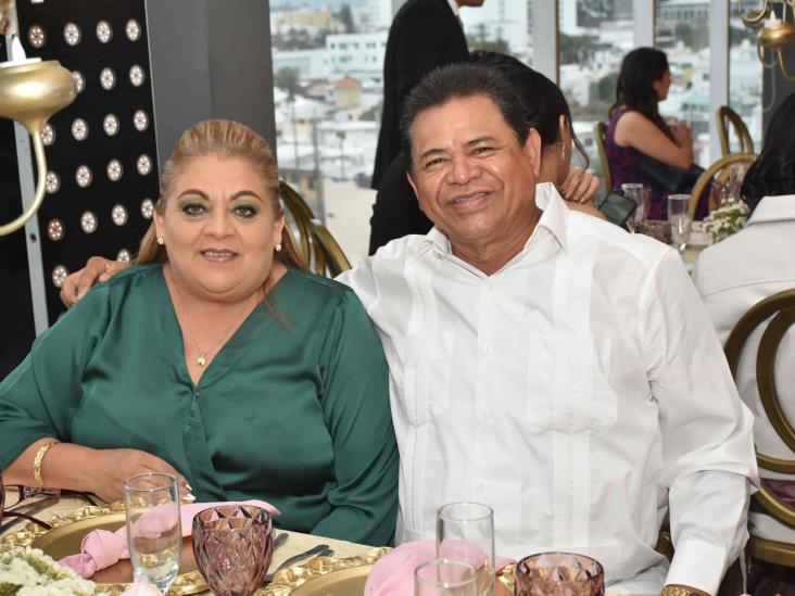 Dulce Hernández Muñoz y Eric Bahena Zavala contraen matrimonio civil