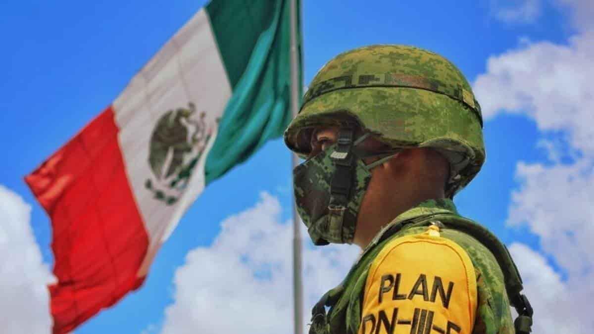 Orgullo mexicano: Fuerza aérea, Ejército y bandera