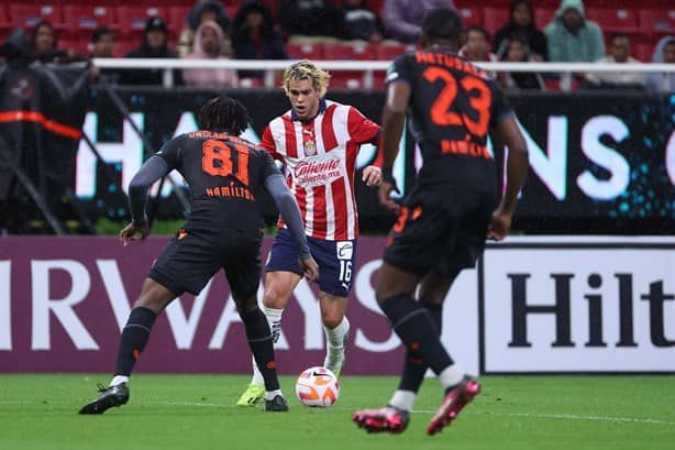 Clasifica Chivas a siguiente ronda en Champions Cup