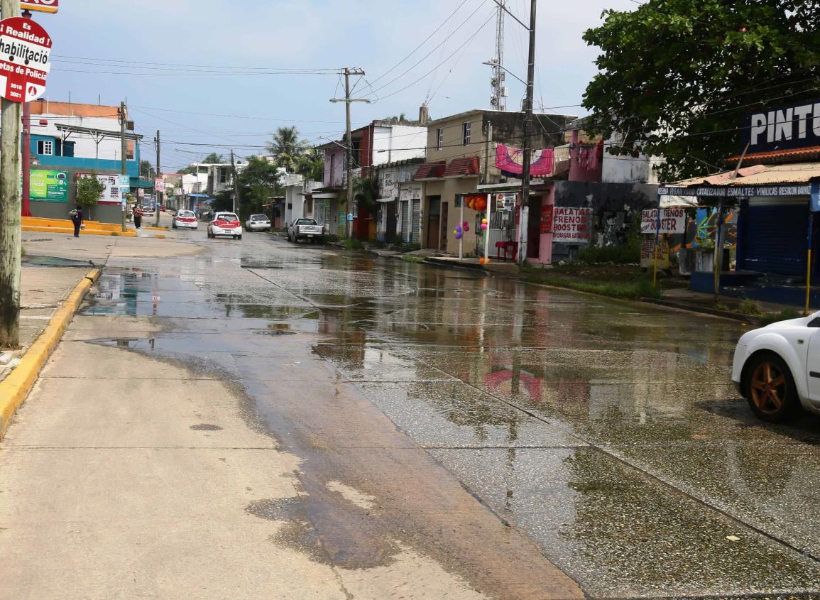 A la One, Two, Three: Amado Cruz va a resolver el problema del drenaje de Coatzacoalcos