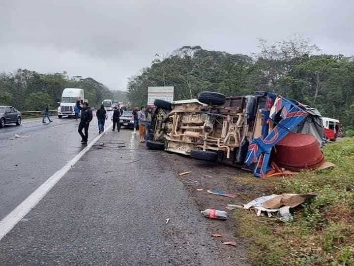 Comerciantes de Sayula, Acayucan y Mina resultaron lesionados en accidente carretero