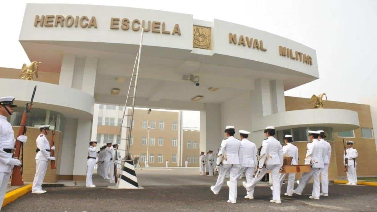 ¿Quieres estudiar una licenciatura en la Marina? Esto podría costarte