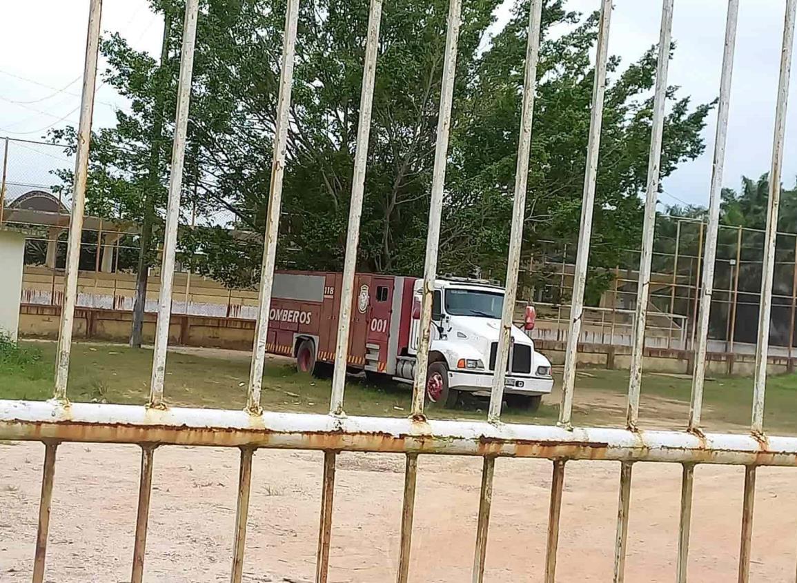 Molesta a choapenses abandono de un camión de Bomberos