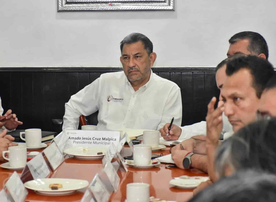 Amado Cruz va a resolver el problema del drenaje de Coatzacoalcos