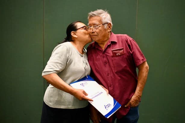 Tras más de 40 años juntos Alma y Abelardo decidieron unir sus vidas en las bodas colectivas