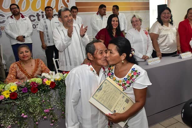 Más de cien parejas de Coatzacoalcos se casan en Bodas Colectivas 2024