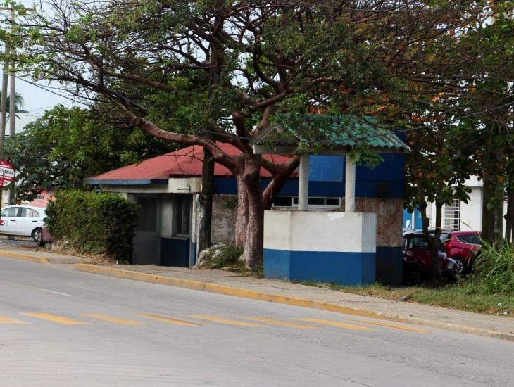 En el abandono casetas en accesos a Coatzacoalcos ¡no hay vigilancia!