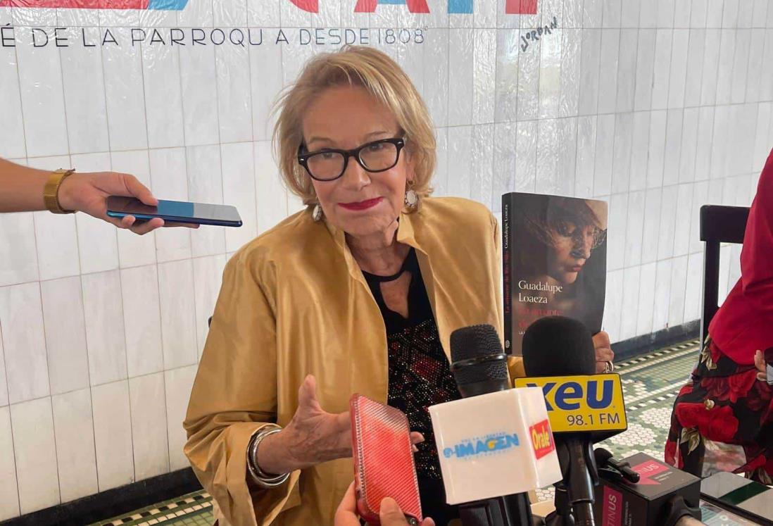 Guadalupe Loeza presenta libro en Veracruz y critica a Xóchitl Gálvez