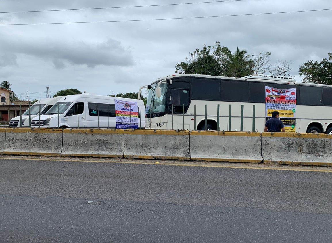 Paro de Transportistas: mantienen bloqueo en la Nuevo Teapa-Cosoleacaque