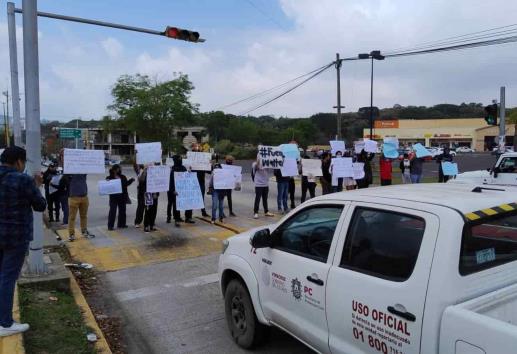 ¡Toma tus precauciones! Estudiantes del Tecnológico de Xalapa cierran Arco Sur