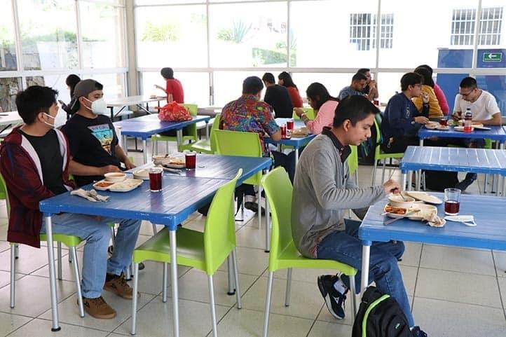 Así puedes solicitar tu beca de alimentos si eres estudiante de la UV