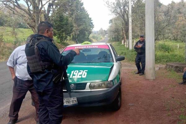 Accidente automovilístico en carrera Acatlán-Naolinco