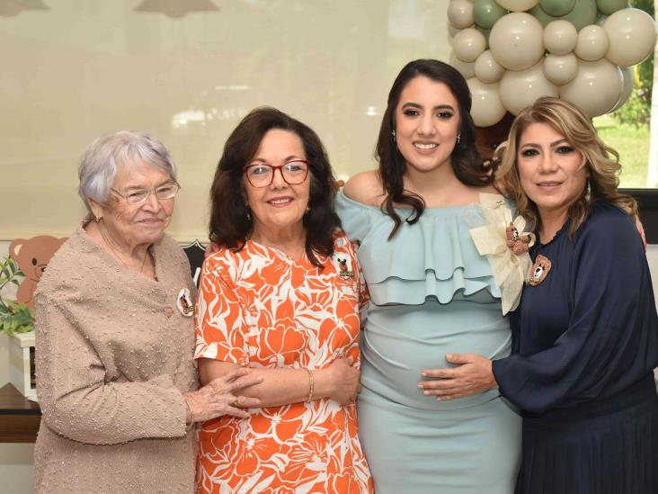 Mercedes Vallejo Maldonado protagoniza baby shower