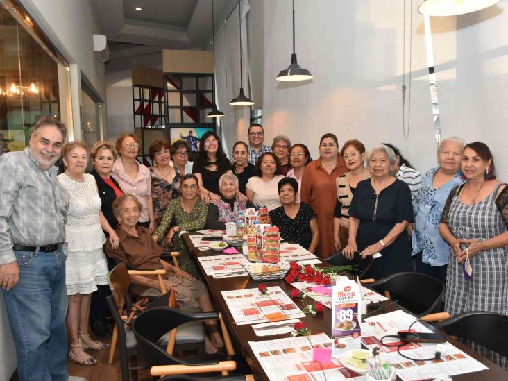 La Casa Enlace Club Virginia festeja el Día del Amor y La Amistad