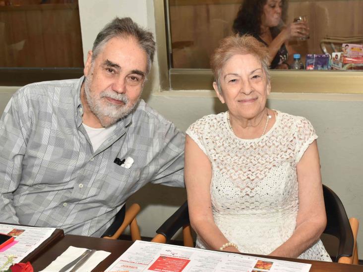 La Casa Enlace Club Virginia festeja el Día del Amor y La Amistad